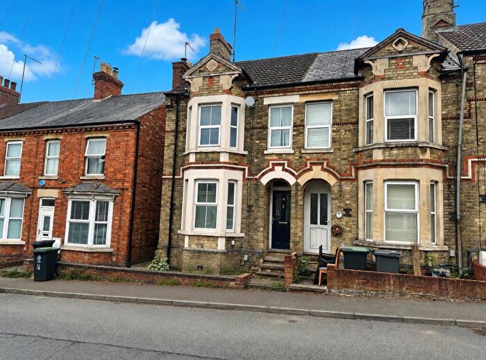 3 Bedroom End Of Terrace House For Sale In Wellington Road, Raunds, Wellingborough, NN9