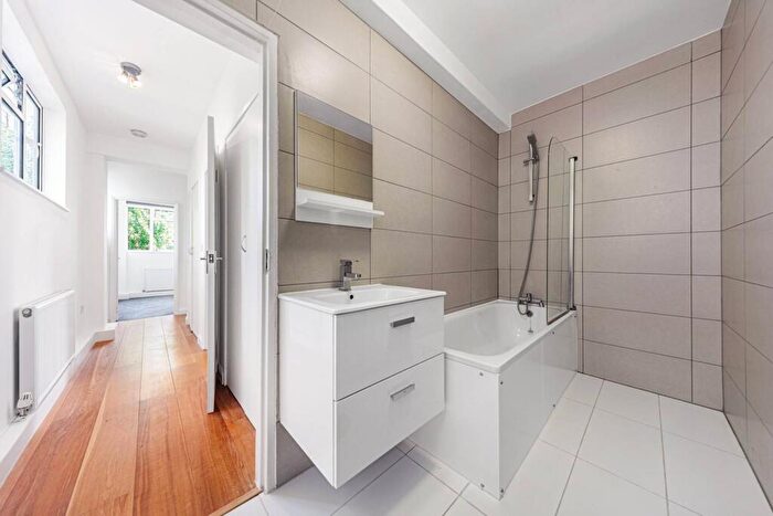 2 Bedroom Flat To Rent In Nightingale Lane, Nightingale Triangle, London, SW12