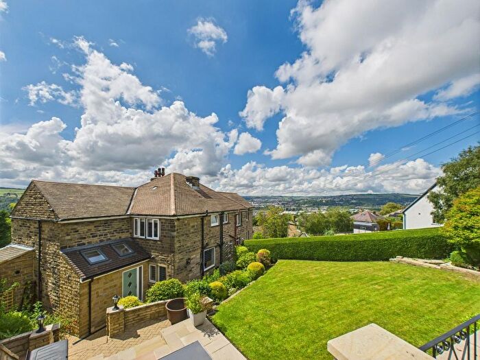 3 Bedroom Semi-Detached House For Sale In Barley Cote Avenue, Riddlesden, Keighley, BD20
