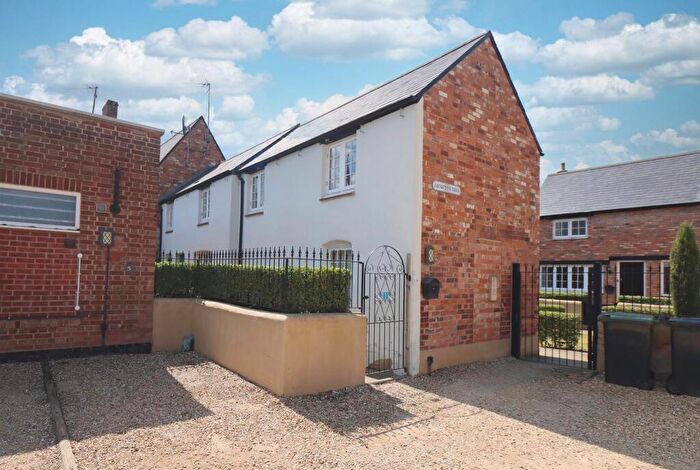 3 Bedroom Link Detached House To Rent In Oundle Road, Thrapston, Kettering, NN14