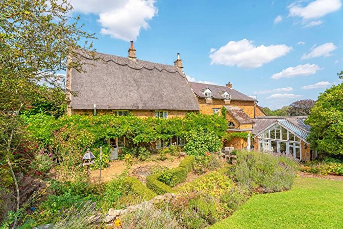 5 Bedroom Detached House For Sale In School Lane Banbury Warmington, Oxfordshire, OX17