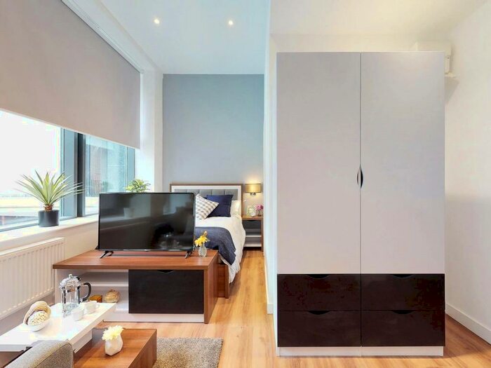 Studio To Rent In Water Street, Liverpool, Merseyside, L2