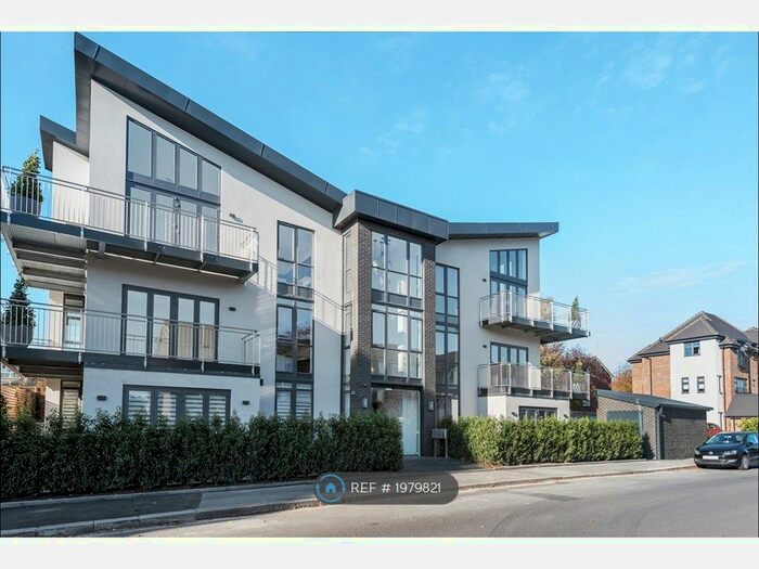 3 Bedroom Flat To Rent In Stanley Road, Sutton, SM2