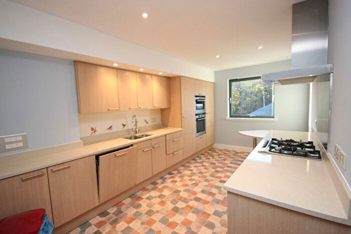 3 Bedroom Flat To Rent In South Oswald Road, Morningside, Edinburgh, EH9