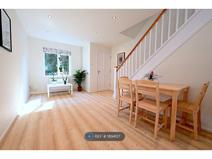 2 Bedroom End Of Terrace House To Rent In Wandle Way, London, SW18