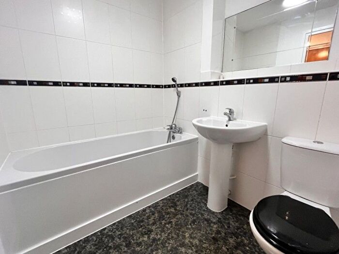 2 Bedroom Flat To Rent In Douglas Road, Stanwell, Staines, TW19