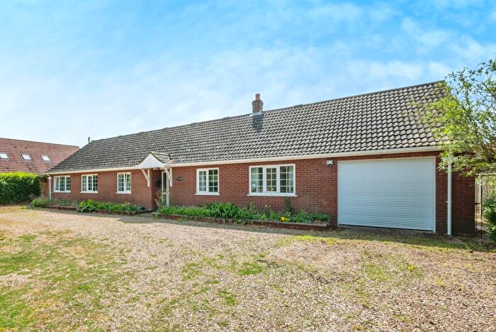 4 Bedroom Detached Bungalow For Sale In Low Lane, Hevingham, Norwich, NR10