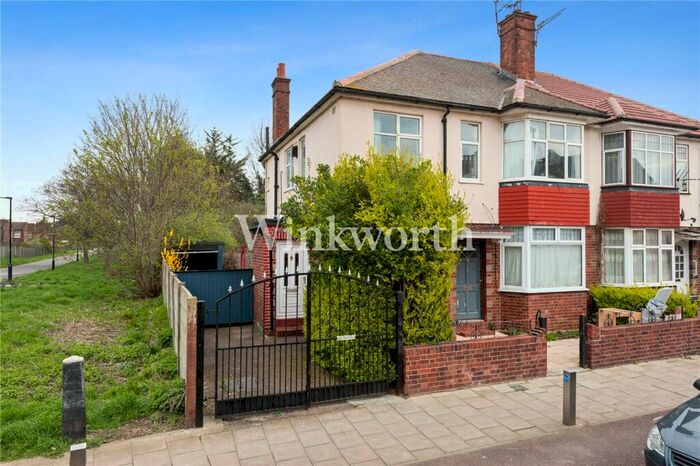 2 Bedroom Maisonette To Rent In Adams Road, London, N17