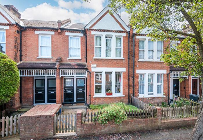 2 Bedroom Flat For Sale In Deerdale Road, London, SE24