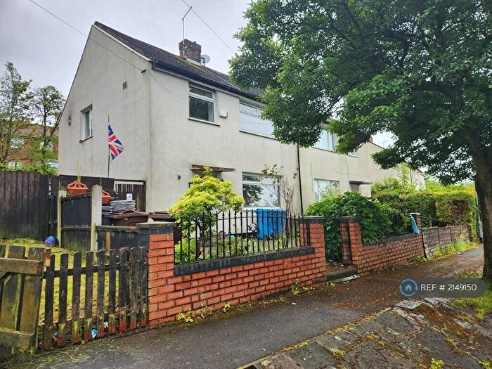 3 Bedroom Semi-Detached House To Rent In Wildbrook Crescent, Oldham, OL8