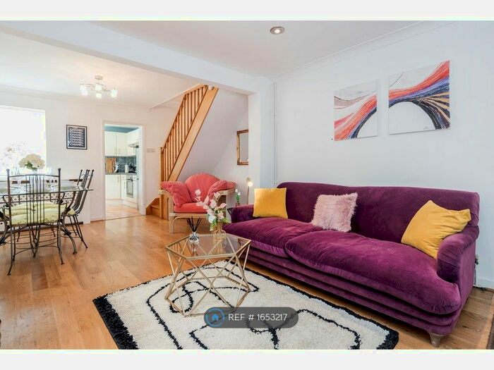 3 Bedroom Semi-Detached House To Rent In Beaumont Cottages, Windsor, SL4