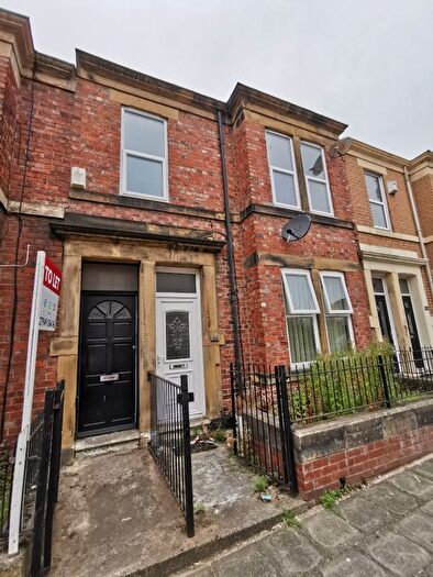 2 Bedroom Flat To Rent In Brinkburn Avenue, Gateshead, NE8