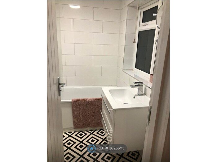 1 Bedroom Flat To Rent In Russell Square, Brighton, BN1