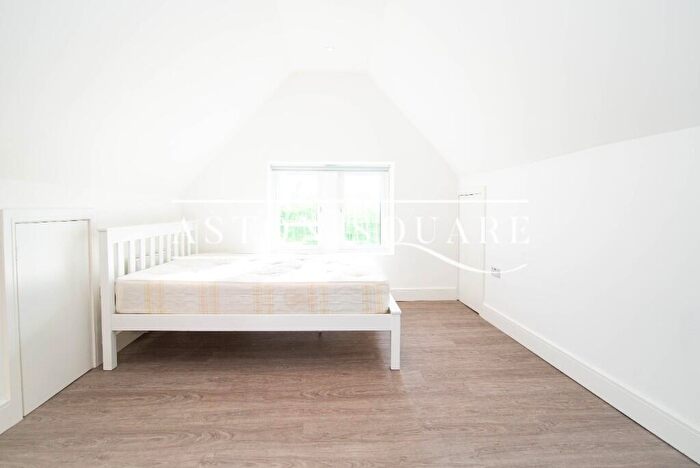 Studio To Rent In Cann Hall Road, London, E11