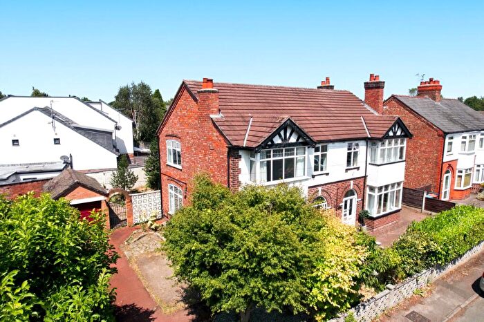 3 Bedroom Semi-Detached House For Sale In Woodlands Road, Hartford, CW8