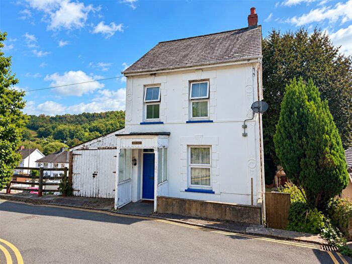 2 Bedroom House For Sale In Charles Street, Llandysul, SA44