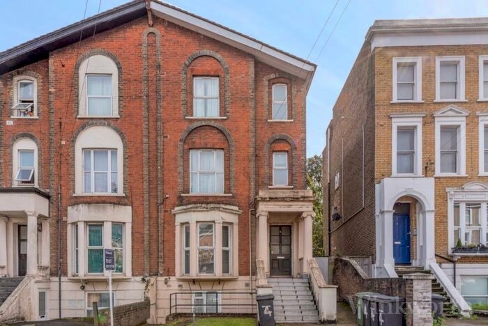 2 Bedroom Apartment To Rent In Parkfield Road, London, SE14