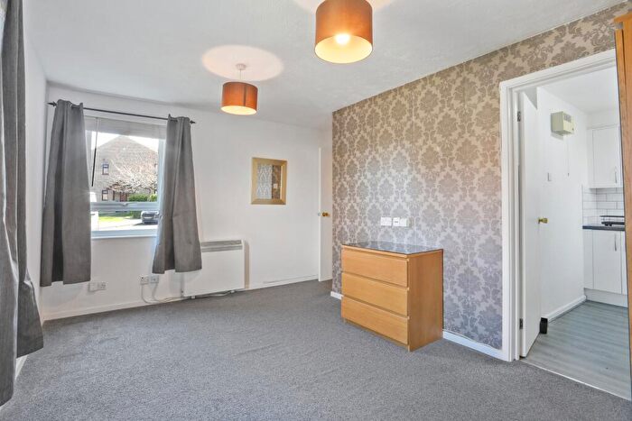 Studio To Rent In Ashbury Crescent, Merrow, GU4