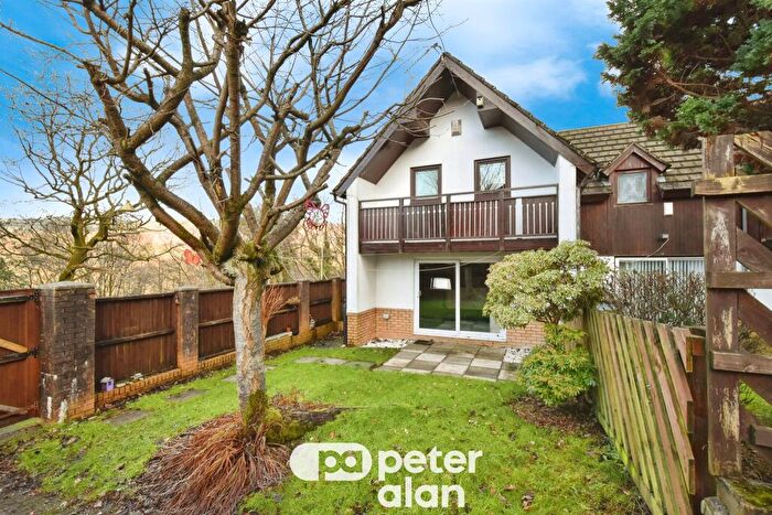 3 Bedroom End Of Terrace House For Sale In Sierra Pines, Mountain Ash, CF45