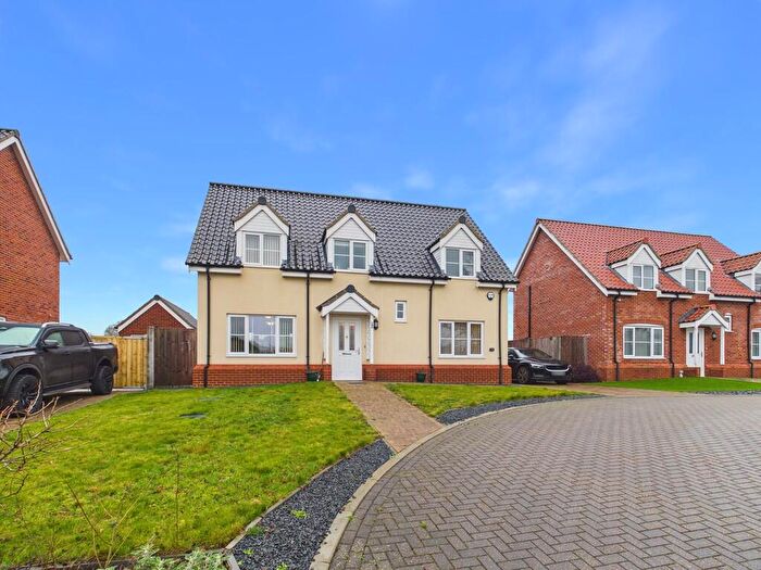 4 Bedroom Detached House For Sale In Yarmouth Road, Broome, NR35