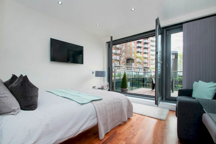 Studio To Rent In Fairmont Avenue, Canary Wharf, London, E14