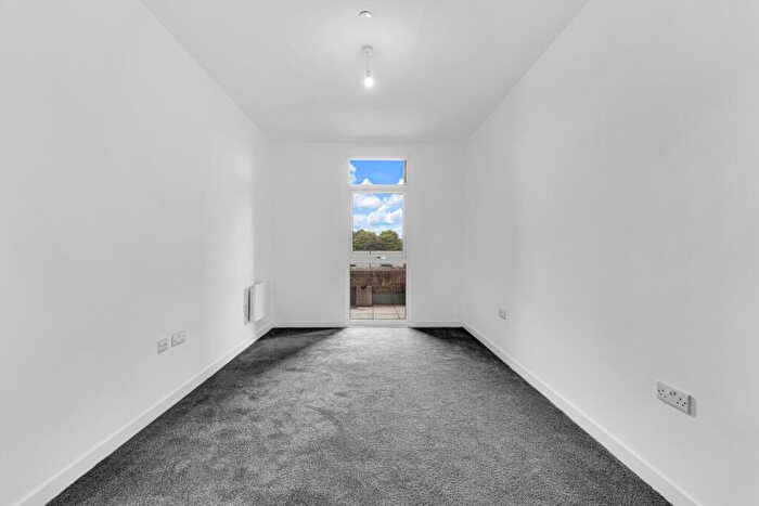 2 Bedroom Flat To Rent In Cotton Gardens, Bolton, Greater Manchester, BL1