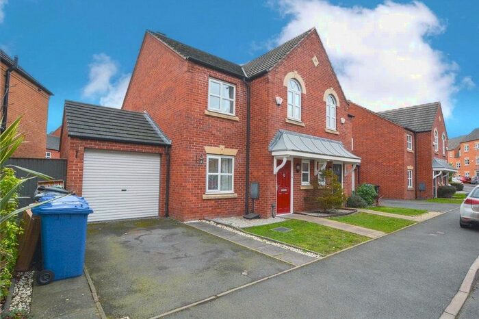 3 Bedroom Semi-Detached House To Rent In Lowes Drive, Belgrave, Tamworth, Staffordshire, B77