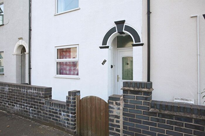 2 Bedroom Terraced House For Sale In Victoria Street, Rugby, CV21