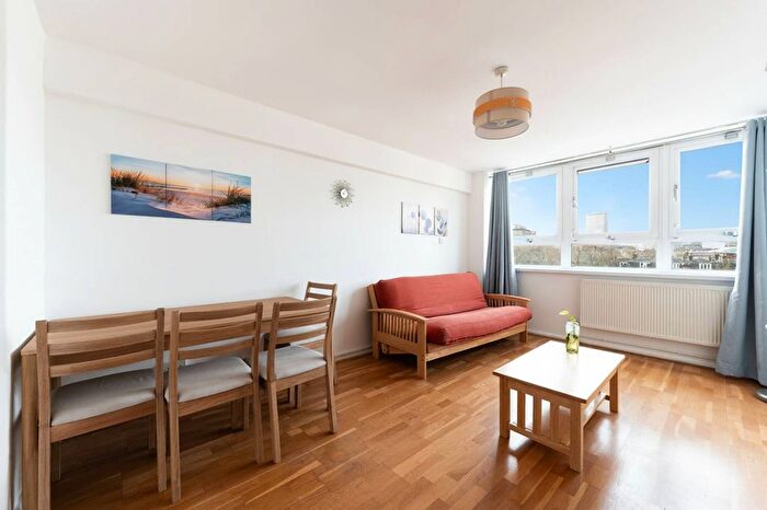 3 Bedroom Flat To Rent In Babington Court, Bloomsbury, London, WC1N