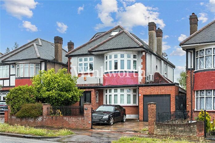 5 Bedroom Detached House For Sale In Bourne Hill, London, N13