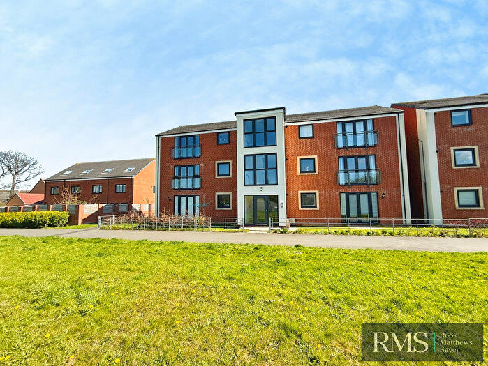 2 Bedroom Apartment For Sale In Willowbay Drive, Newcastle Upon Tyne, NE13