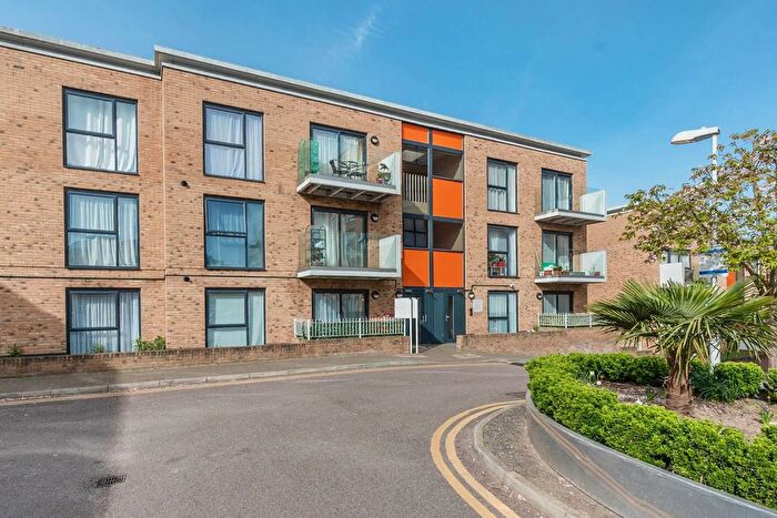 1 Bedroom Flat For Sale In Zodiac Close, Edgware, HA8
