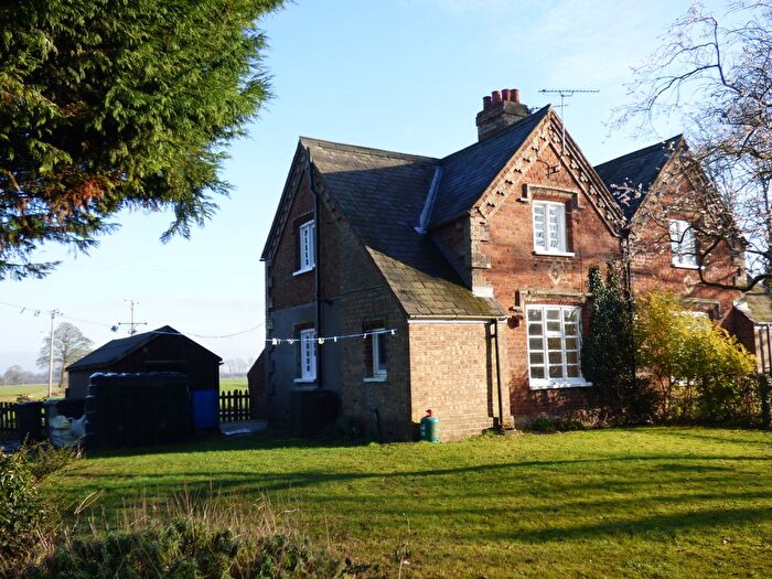 3 Bedroom Cottage To Rent In Church Lane, Waithe, DN36