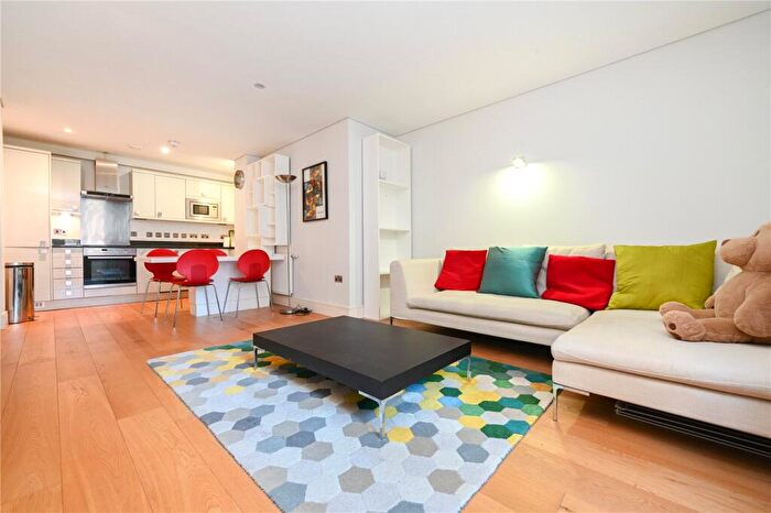 2 Bedroom Flat To Rent In Clerkenwell Court, Duncan Street, N1