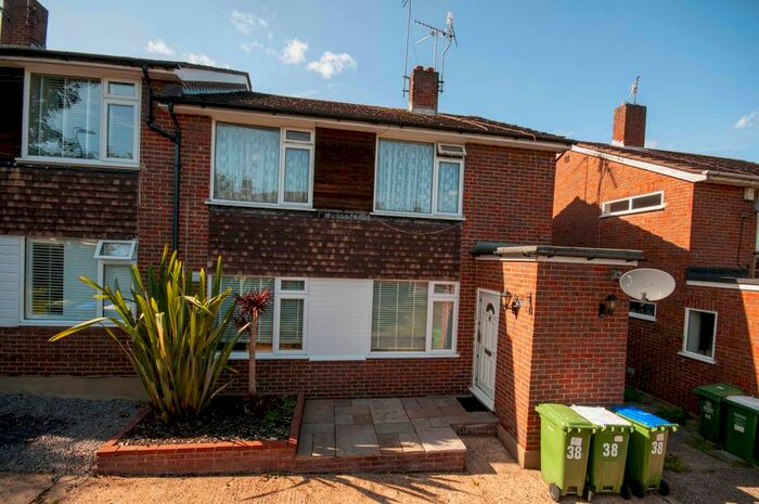 2 Bedroom Maisonette To Rent In Raglan Road, Belvedere, DA17