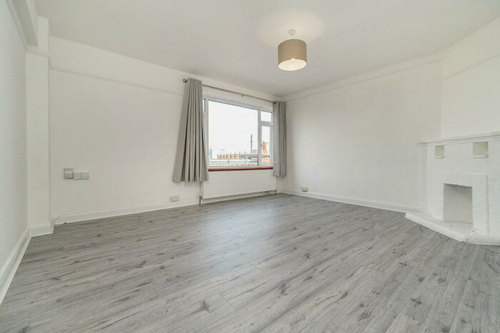 2 Bedroom Flat To Rent In Stafford Road, Wallington, SM6
