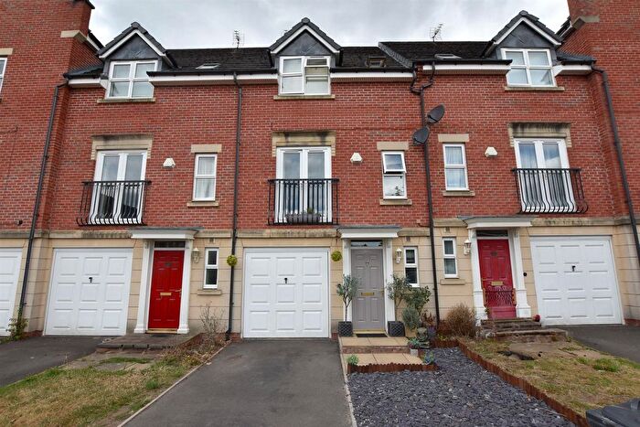 3 Bedroom Town House For Sale In Haddon Way, Loughborough, LE11