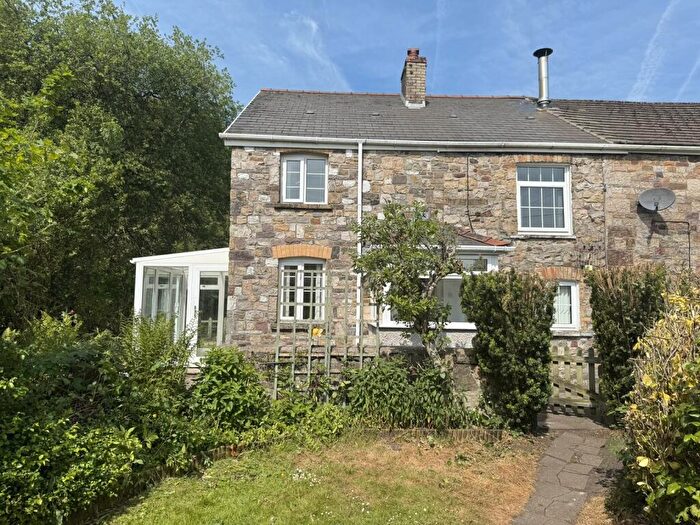 3 Bedroom End Of Terrace House For Sale In Heol Gleien, Upper Cwmtwrch, Swansea, City And County Of Swansea., SA9