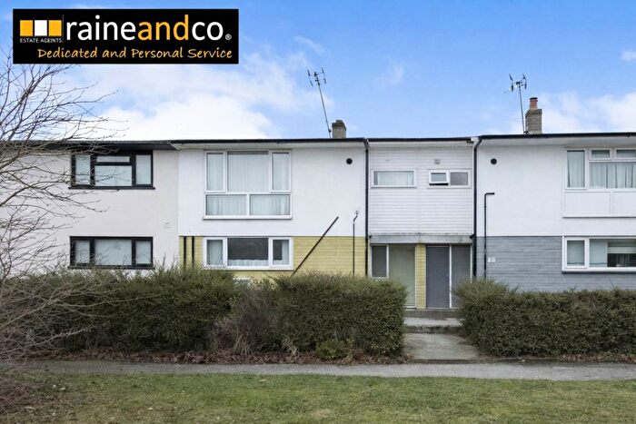 3 Bedroom Terraced House For Sale In Hare Lane, Hatfield, AL10