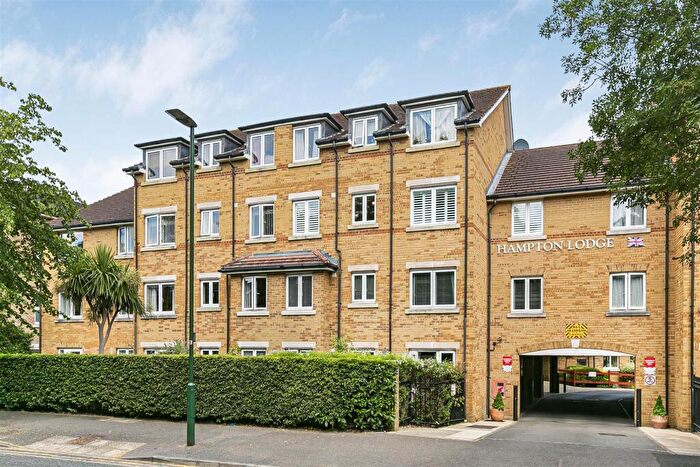 2 Bedroom Retirement Property For Sale In Cavendish Road, Sutton, SM2