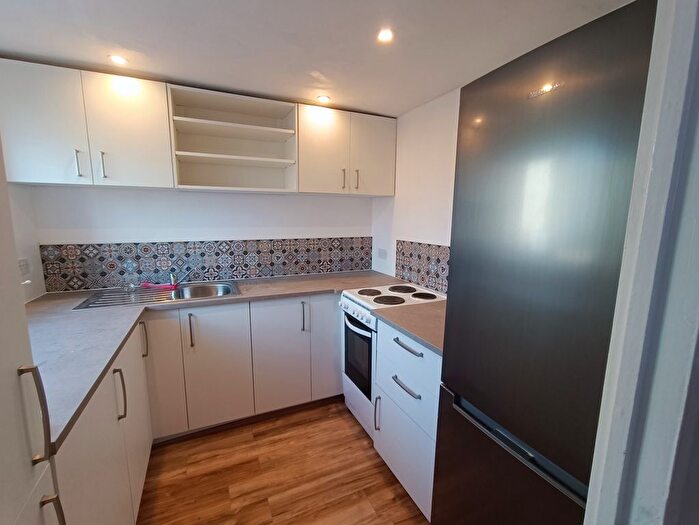 2 Bedroom Maisonette To Rent In Raynton Road, Enfield, EN3