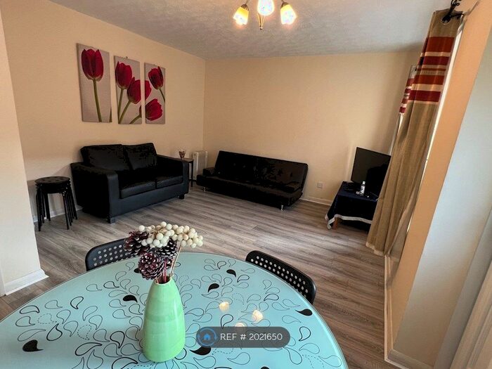 2 Bedroom Flat To Rent In Dorset Street, Glasgow, G3