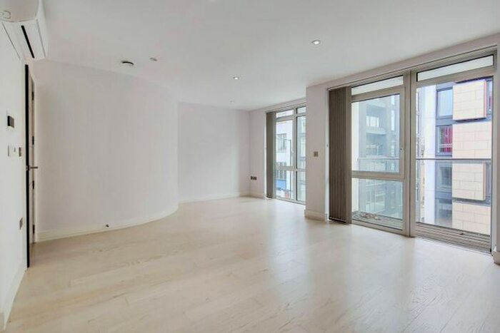 2 Bedroom Flat To Rent In Goswell Road, Clerkenwell, London, EC1V