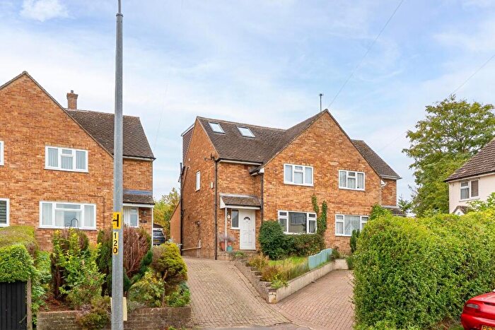 3 Bedroom Semi-Detached House For Sale In Sunnybank, Cheddington, LU7