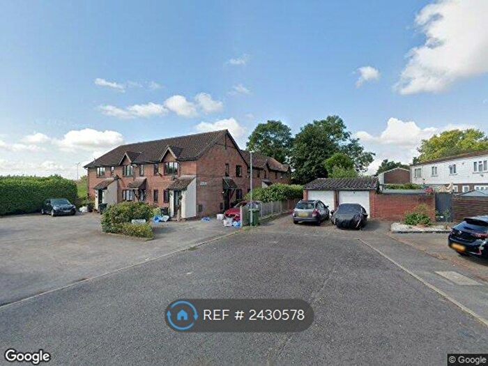 1 Bedroom Flat To Rent In Chaseway, Basildon, SS16