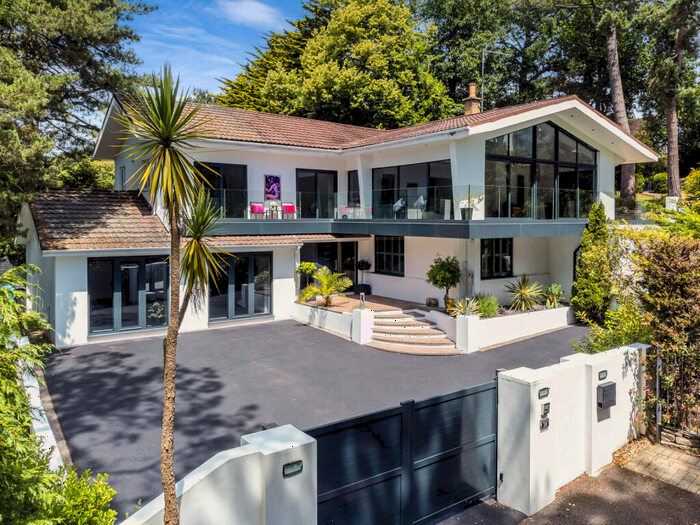 4 Bedroom Detached House For Sale In Lakeside Road, Branksome Park, Poole, Dorset, BH13