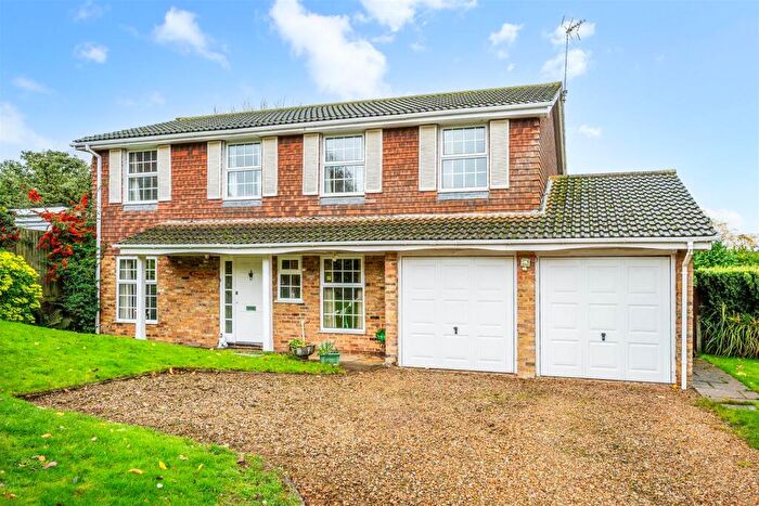 4 Bedroom Detached House For Sale In Spindlewoods, Tadworth, KT20