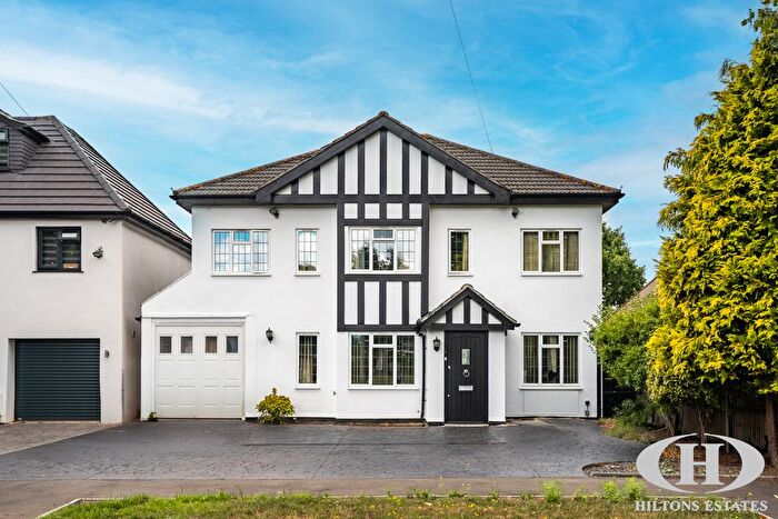 6 Bedroom Detached House For Sale In Wellesley Avenue, Iver, SL0