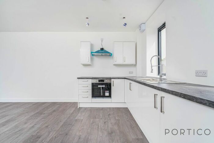 2 Bedroom Flat To Rent In Northumberland Park, London, N17