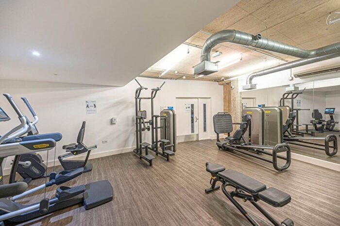 2 Bedroom Flat To Rent In Hendon Waterside, Hendon, London, NW9